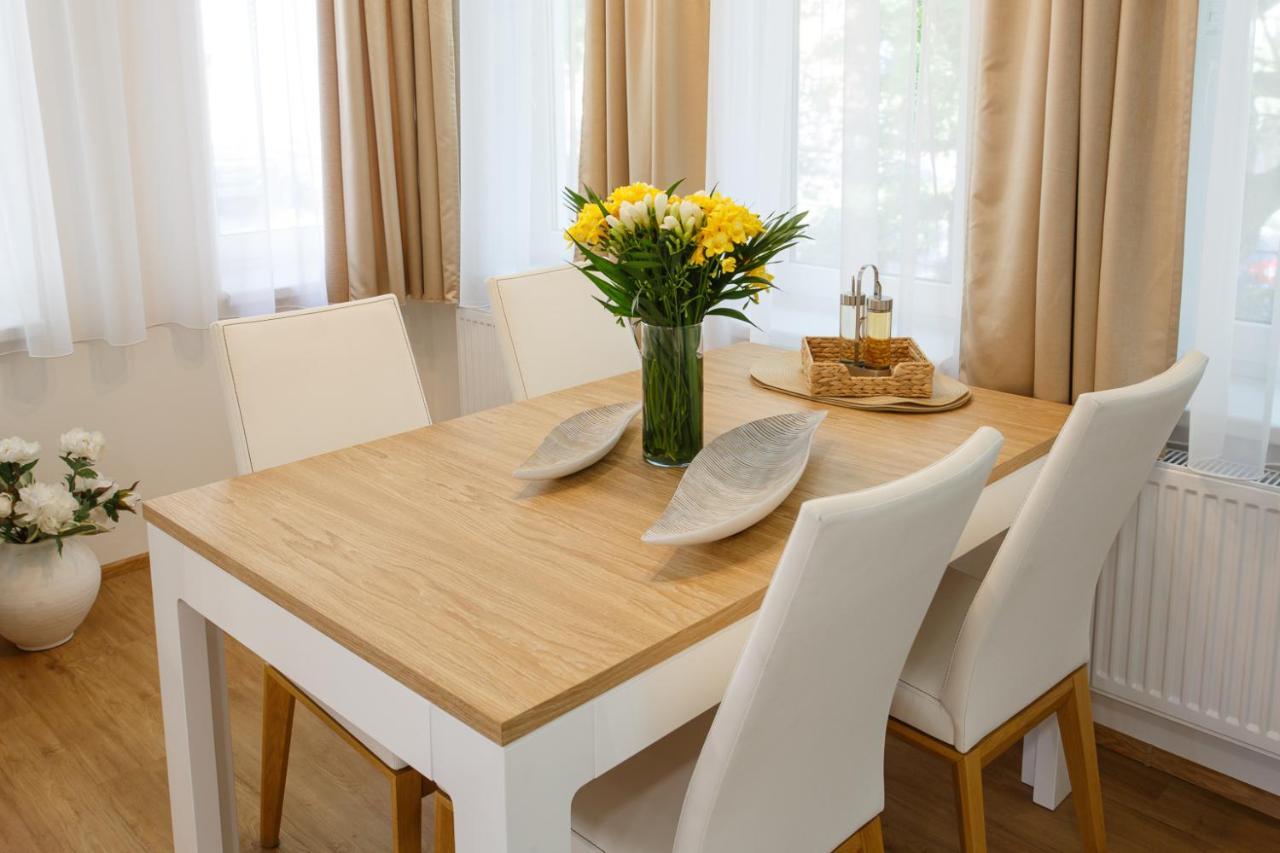 Apartments Villa Whitehouse 오스트라바 외부 사진