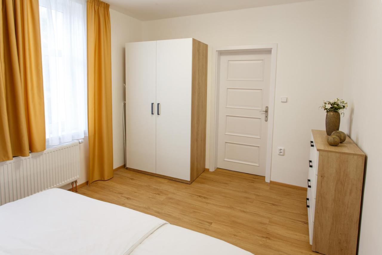 Apartments Villa Whitehouse 오스트라바 외부 사진