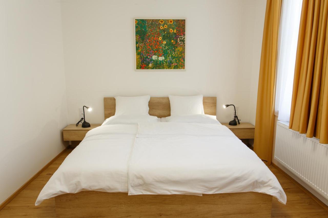 Apartments Villa Whitehouse 오스트라바 외부 사진