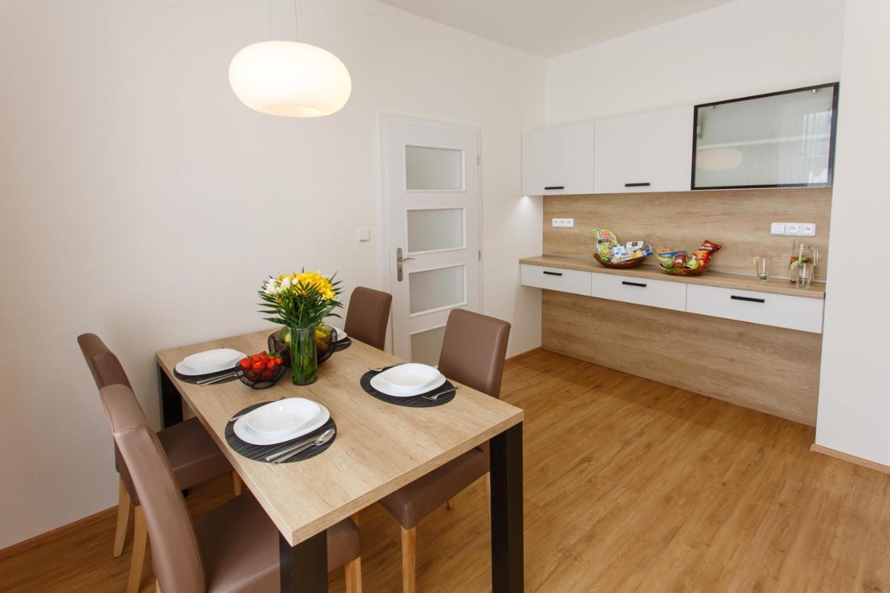 Apartments Villa Whitehouse 오스트라바 외부 사진