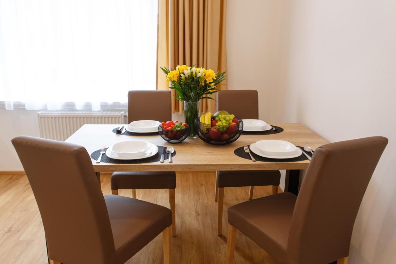 Apartments Villa Whitehouse 오스트라바 외부 사진