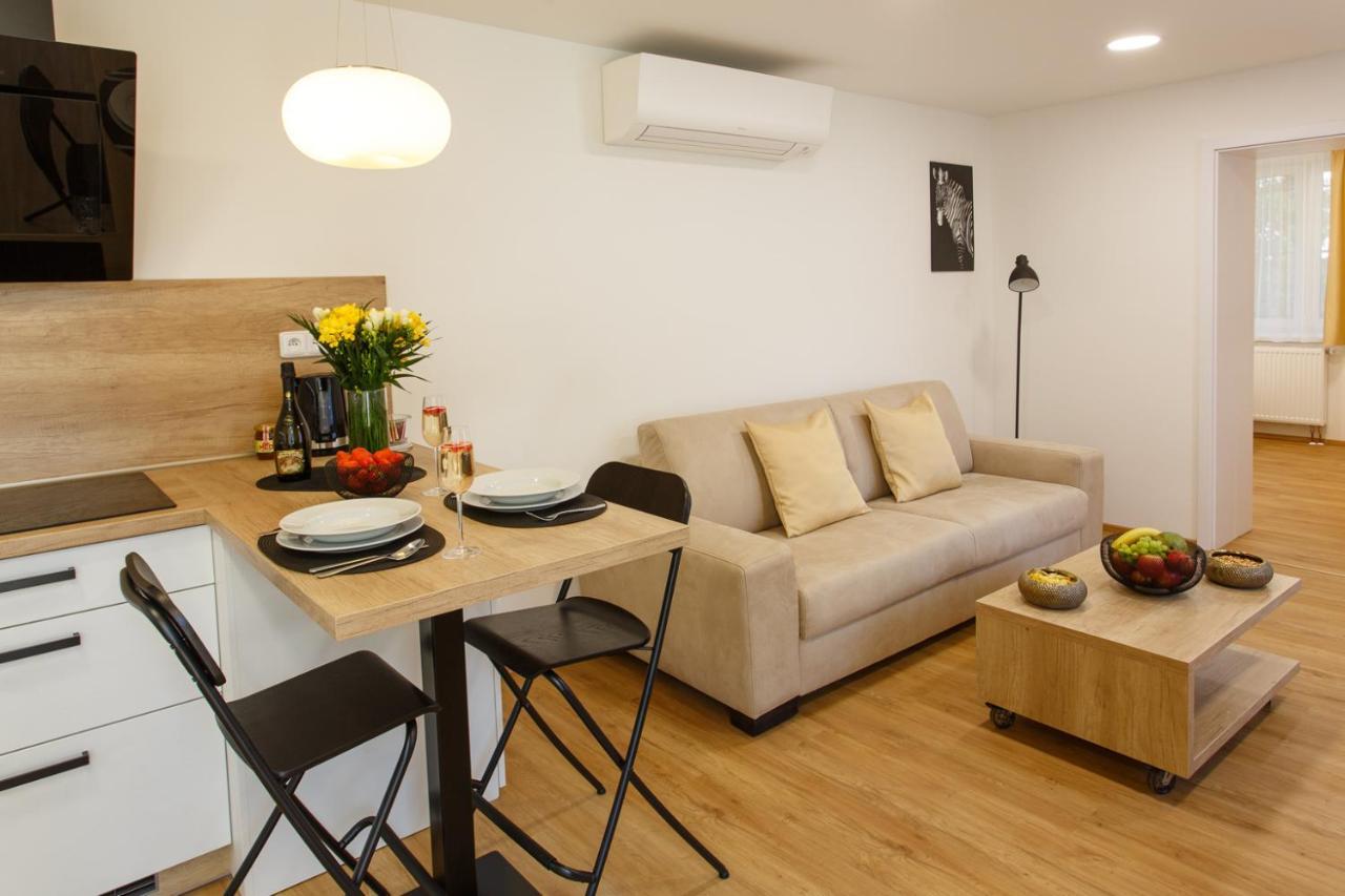 Apartments Villa Whitehouse 오스트라바 외부 사진