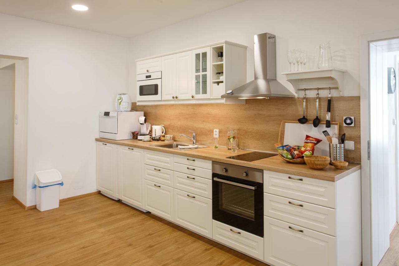 Apartments Villa Whitehouse 오스트라바 외부 사진