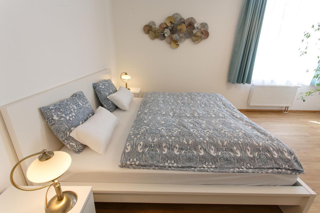 Apartments Villa Whitehouse 오스트라바 외부 사진